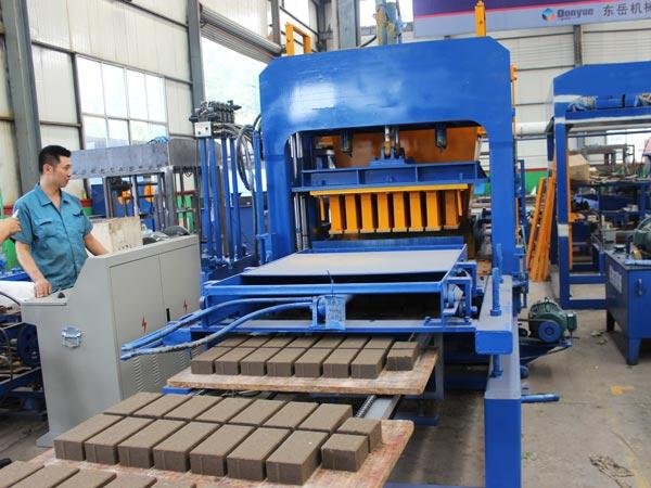 Non-Burning Brick Machine